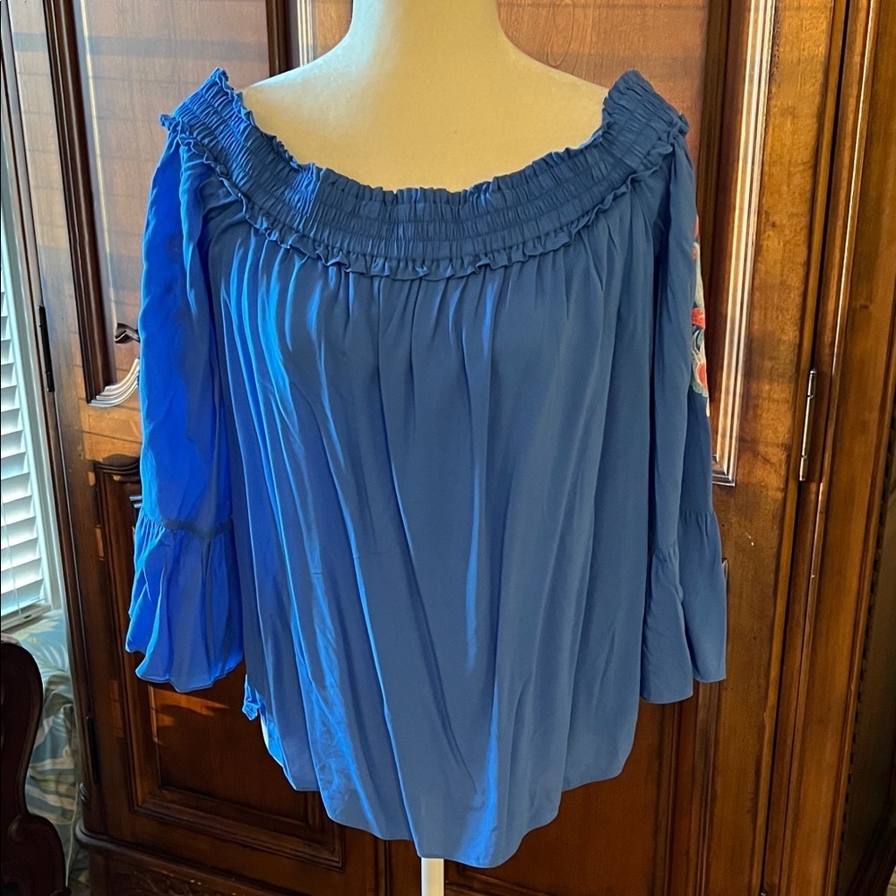 Lilly Pulitzer Blue Off-Shoulder Blouse with Coral Embroidered Arms, NWOT, L - Picture 2 of 10
